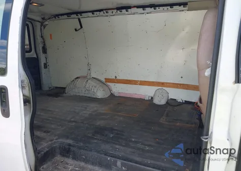 2004 Chevrolet Express from USA, damaged, VIN 1GCGG25U241229961